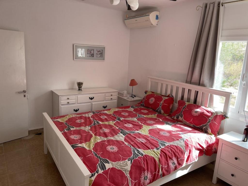 Vakantiehuis Port D'andratx Beautiful House, Swimming Pool & Jacuzzi 10-22 People Andraitx